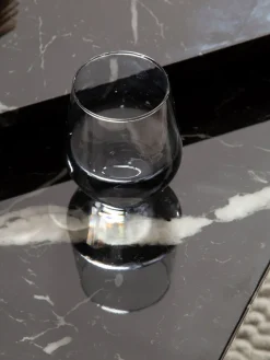 Couchtisch FineBuy Sofatisch MONOBLOC 2er Set Hochglanz Marmor Optik Dreieckig